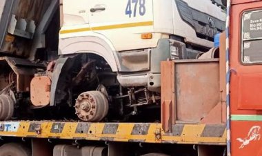 कबाड़ में बिकने गुजरात जा रहे तीन ट्रक जब्त:15.34 लाख की टैक्स चोरी का खुलासा,उड़नदस्ता टीम ने की कार्रवाई, ट्रेलर पर लगा 10-10 हजार का जुर्माना